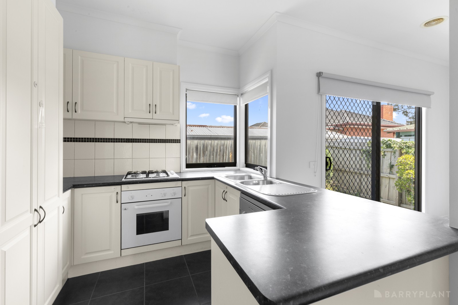 4/2-4 Halifax Street, Dandenong, VIC 3175 - Thumbnail 2 - 08/12/2025