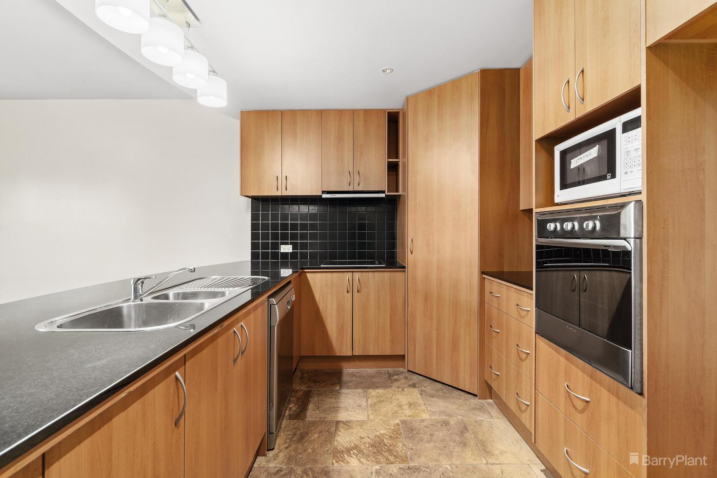 4/2 Grand Boulevard, Montmorency, VIC 3094, Montmorency - Thumbnail 5