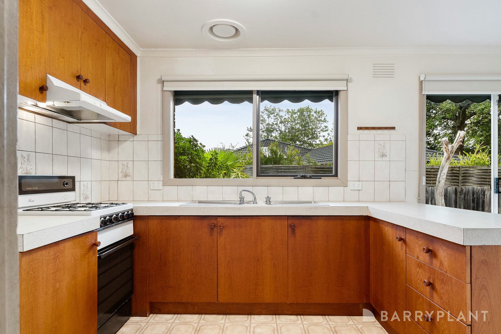 4/2 Hunter Street, Croydon, VIC 3136 - Thumbnail 2 - 26/02/2026