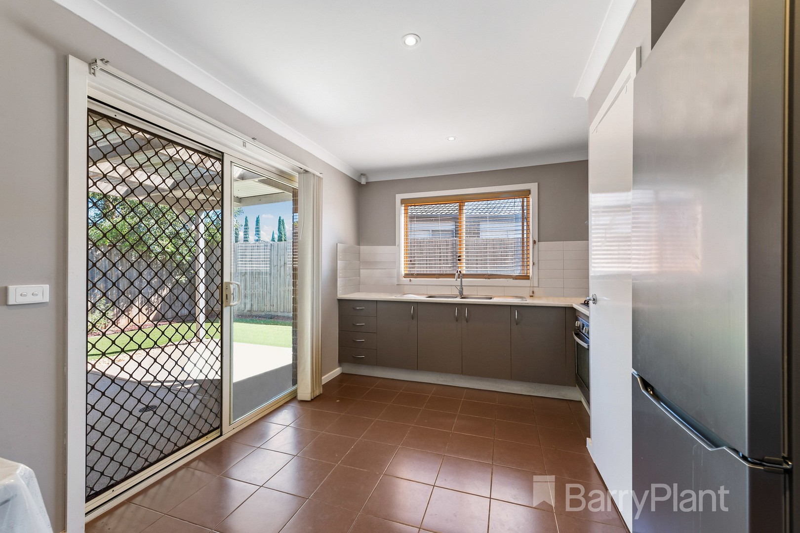4/20-22 Roslyn Park Drive, Harkness, VIC 3337, Harkness - Thumbnail 2