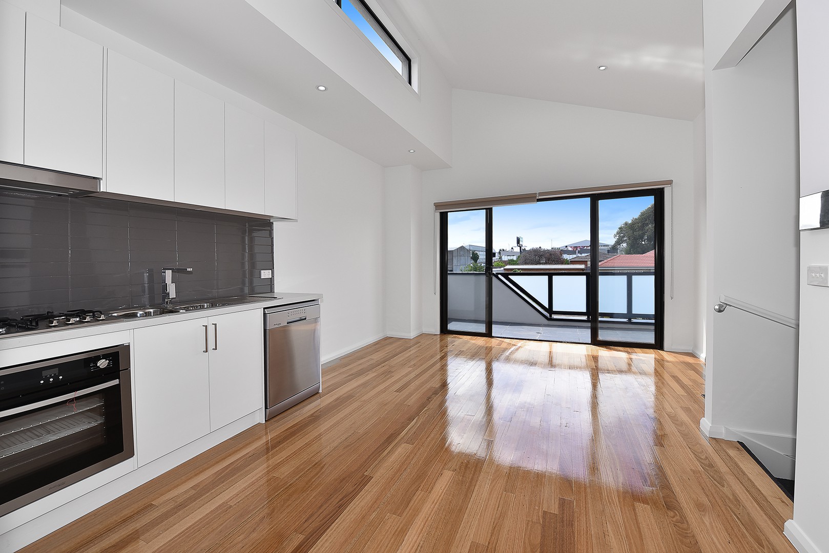 4/22 Green Street, Airport West, VIC 3042 - Thumbnail 2 - 24/04/2025