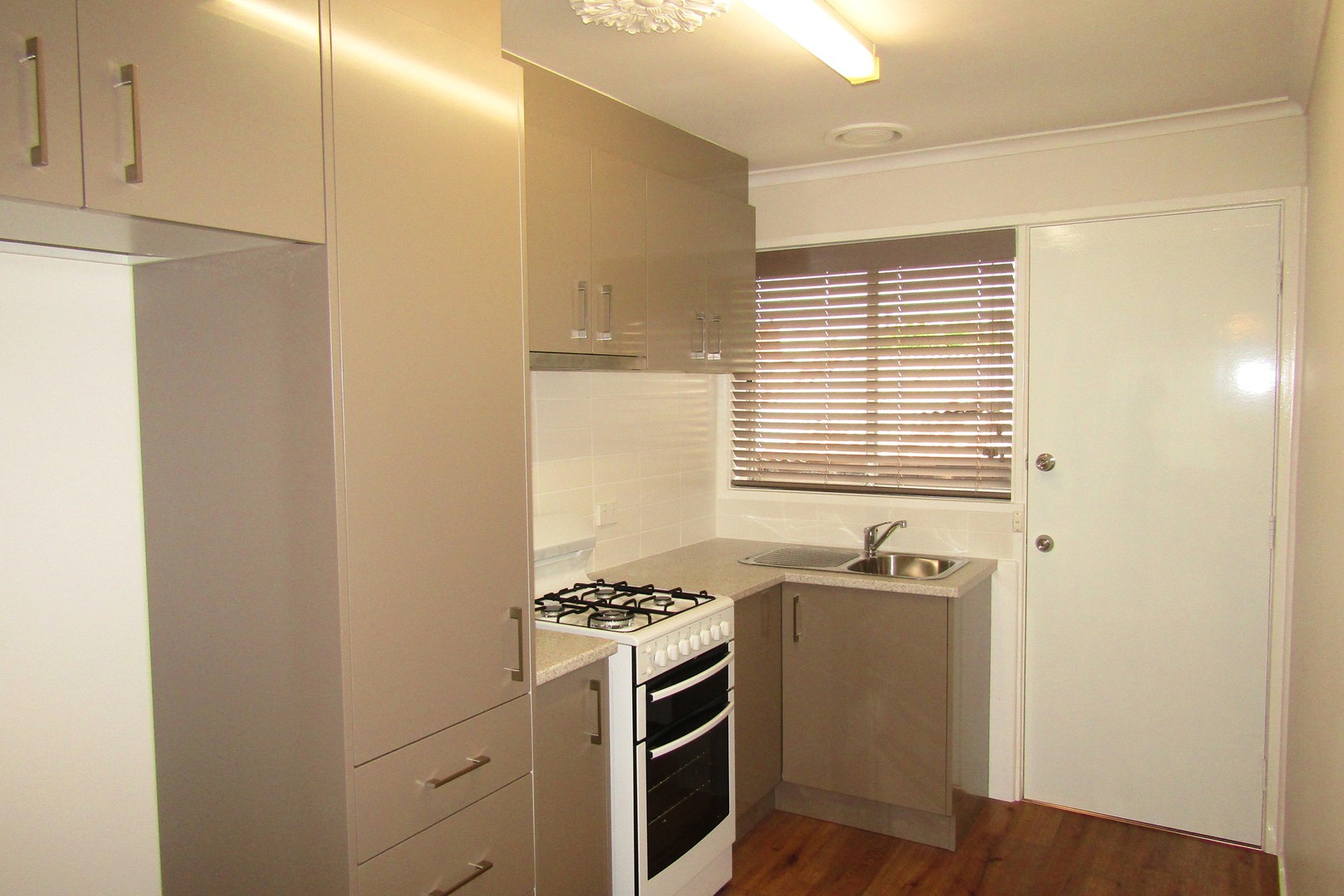 4/27 Elsey Road, Reservoir, VIC 3073, Reservoir - Thumbnail 2