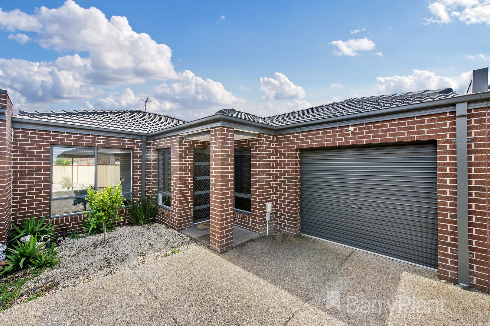 4/3 Scarborough Crescent, Harkness, VIC 3337