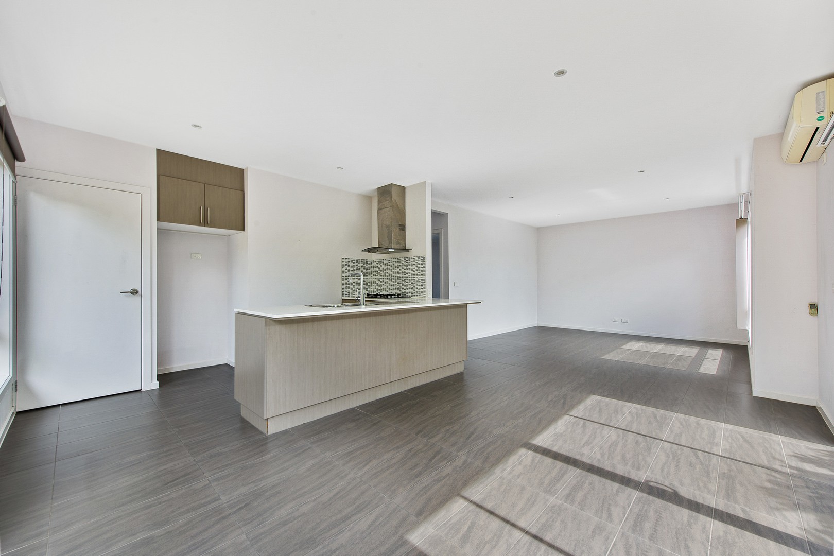 4/3 Scarborough Crescent, Harkness, VIC 3337, Harkness - Thumbnail 4