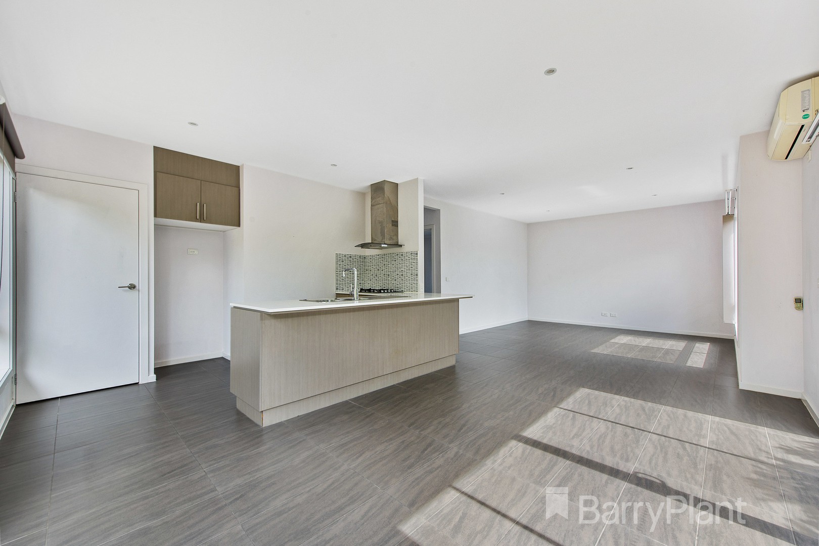 4/3 Scarborough Crescent, Harkness, VIC 3337, Harkness - Thumbnail 6