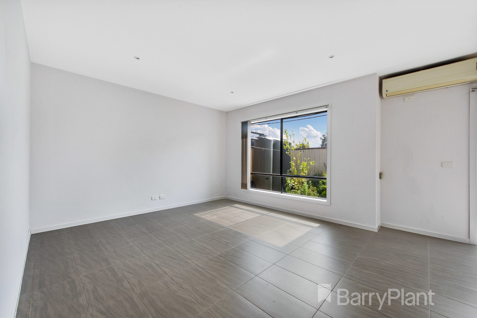 4/3 Scarborough Crescent, Harkness, VIC 3337, Harkness - Thumbnail 7
