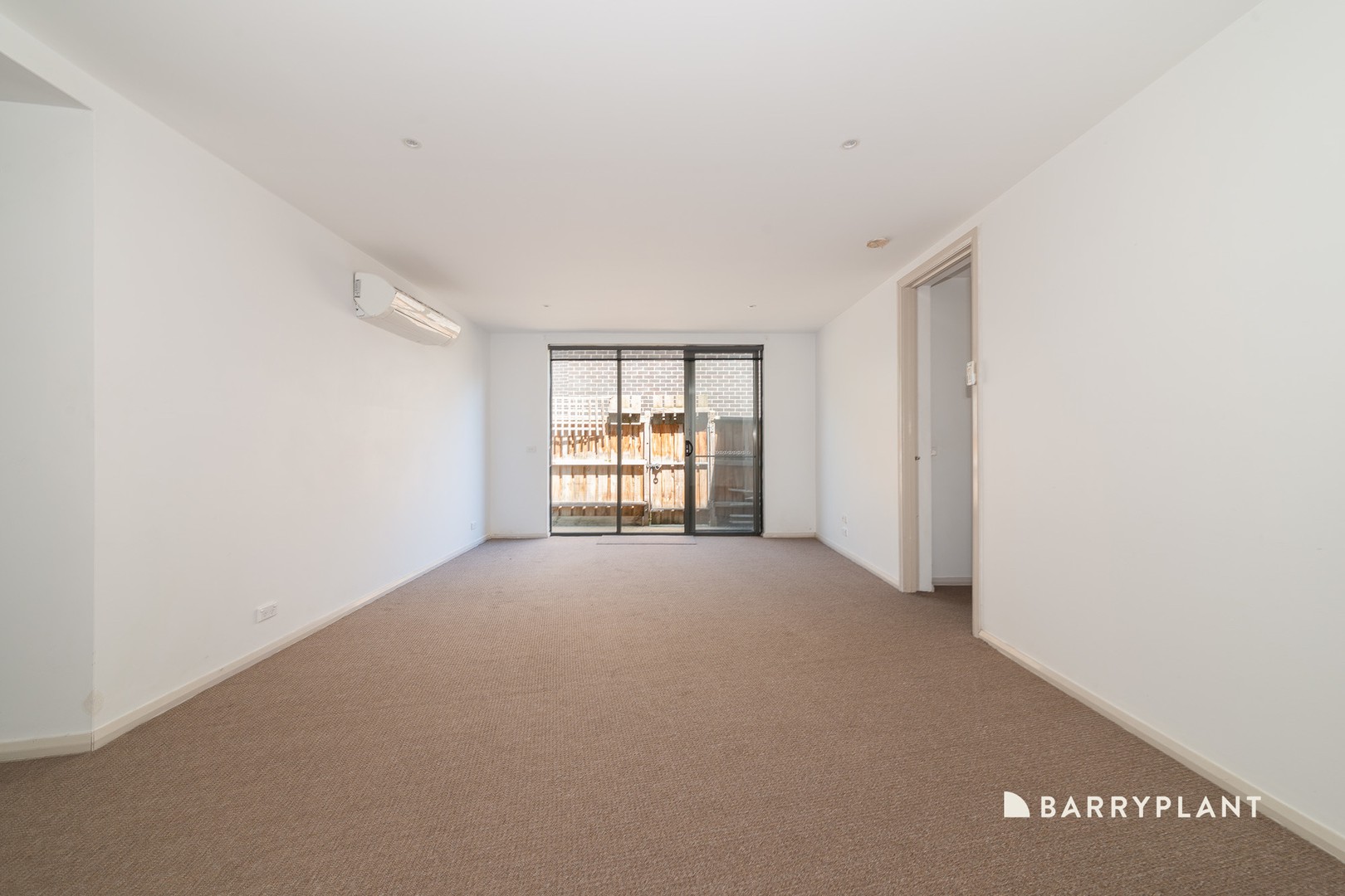 4/3 Vangelica Way, South Morang, VIC 3752, South Morang - Thumbnail 3