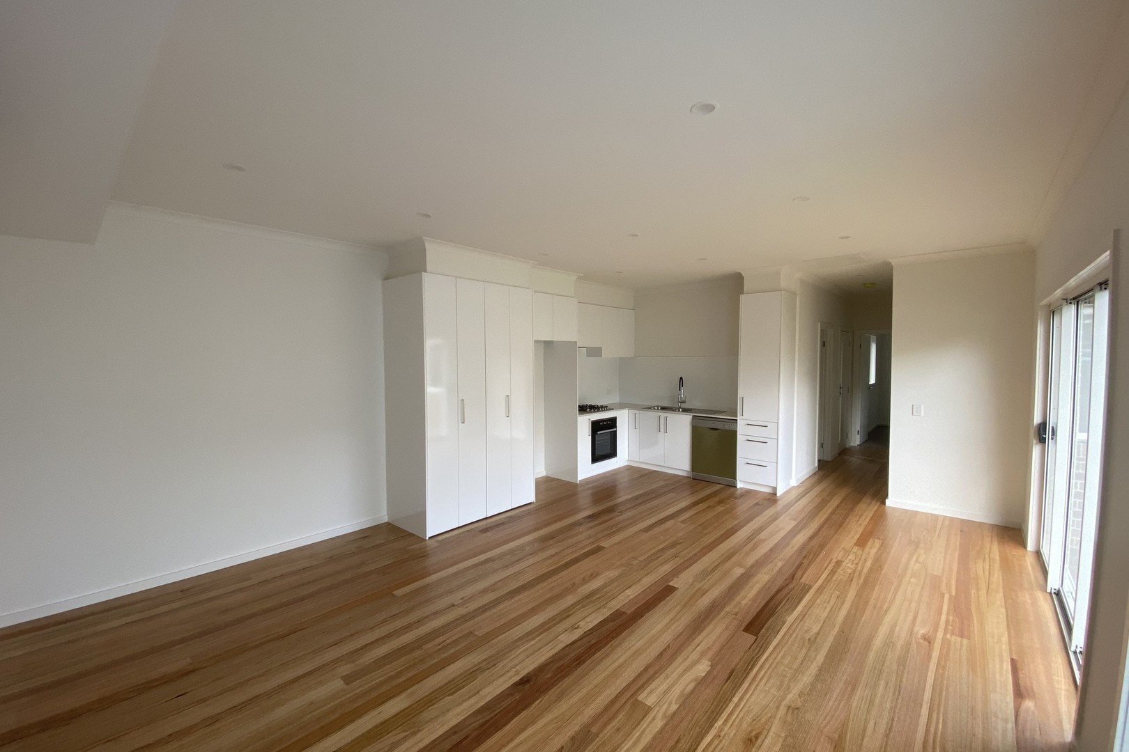 4/33 Clements Grove, Reservoir, VIC 3073, Reservoir - Thumbnail 3