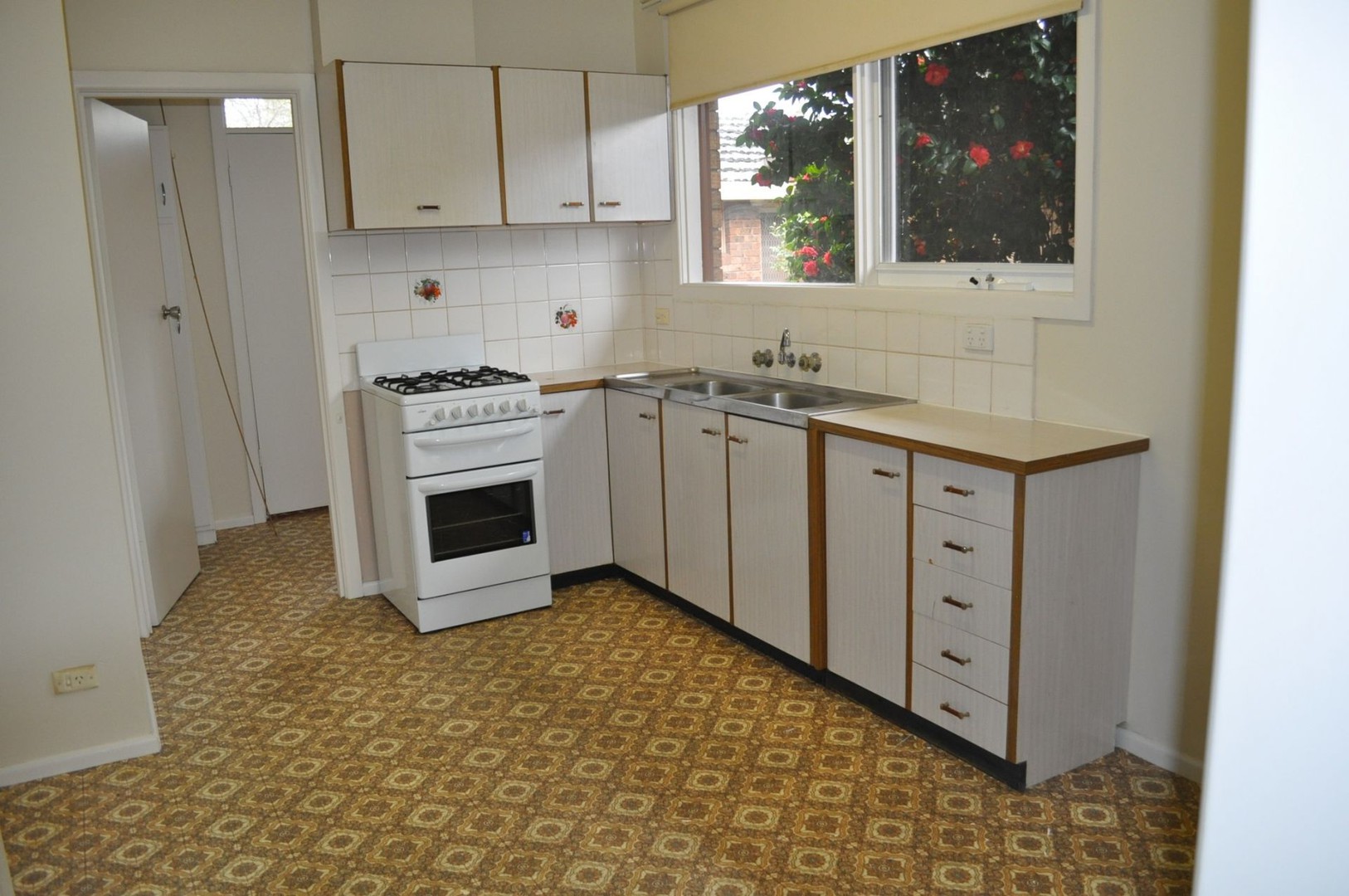 4/37 Simpsons Road, Box Hill, VIC 3128, Box Hill - Thumbnail 2