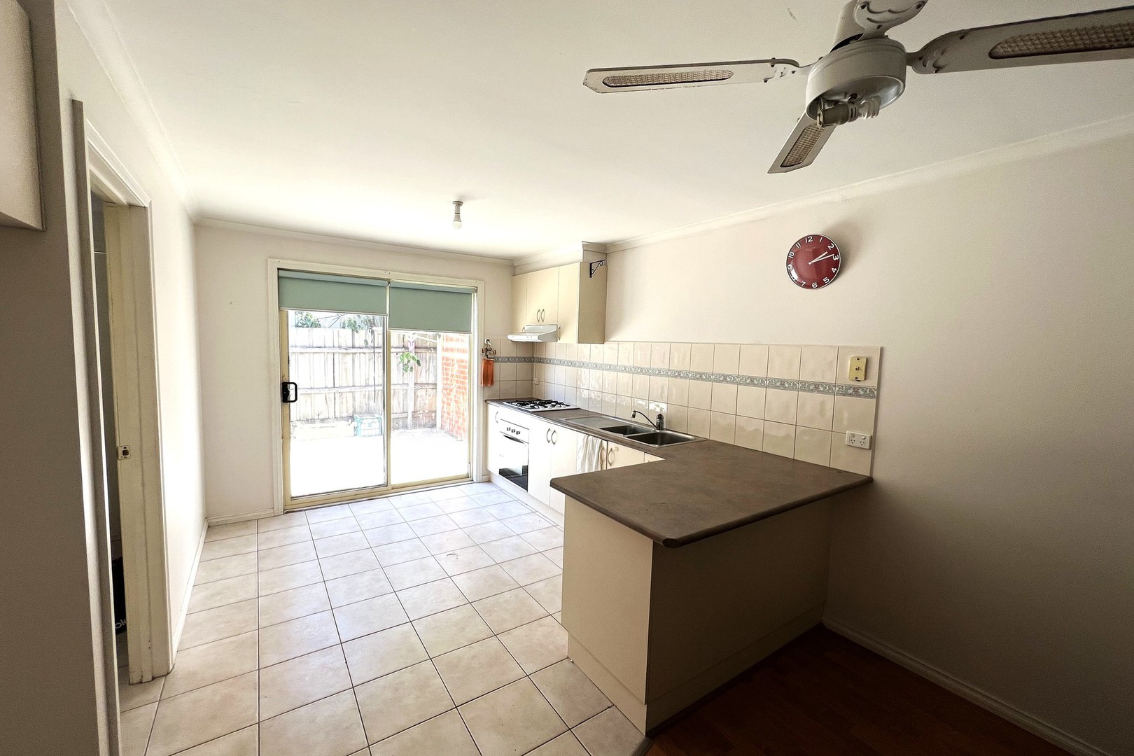 4/38 Currunghi Court, St Albans, VIC 3021, St Albans - Thumbnail 2