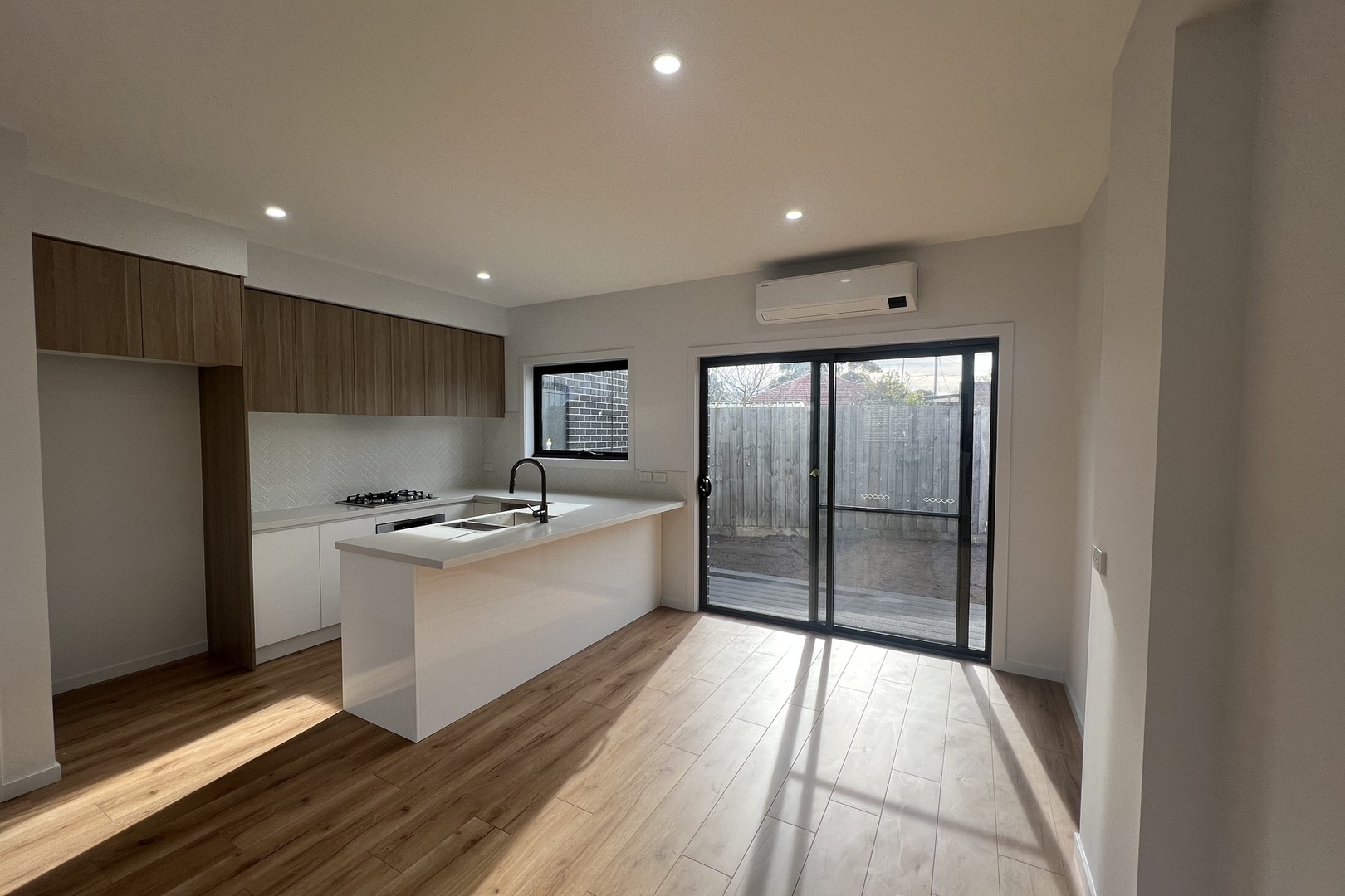 4/4 Helen Street, St Albans, VIC 3021, St Albans - Thumbnail 4