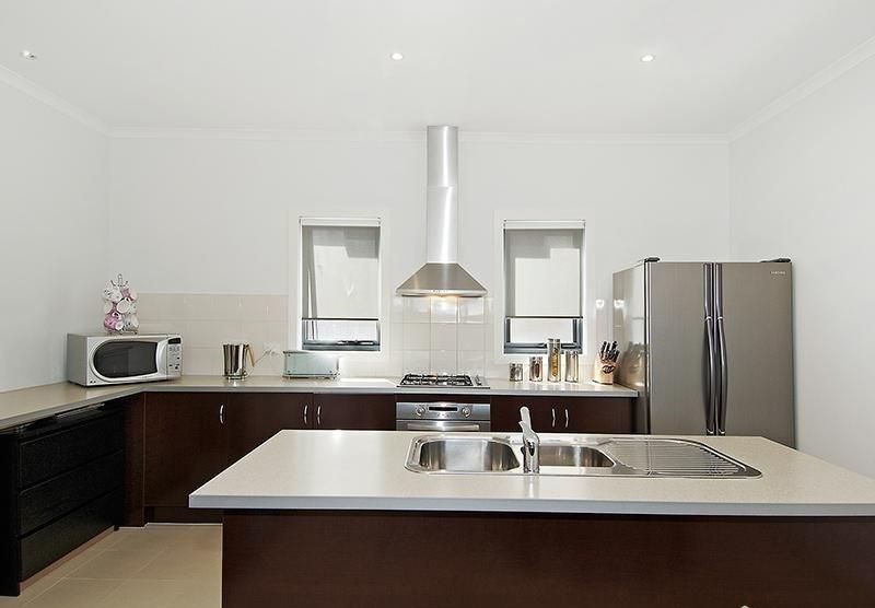 4/4 Hopetoun Green, Caroline Springs, VIC 3023, Caroline Springs - Thumbnail 2