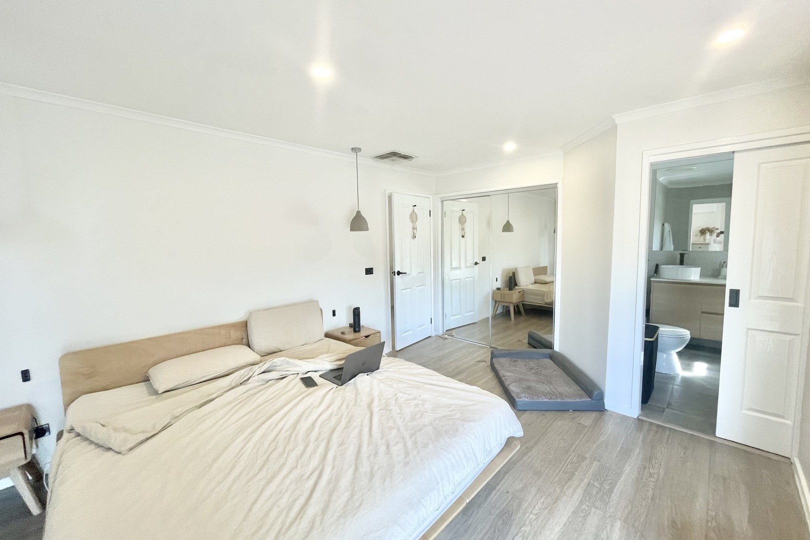 4/4 Landers Court, Caroline Springs, VIC 3023 - Thumbnail 2 - 17/04/2025