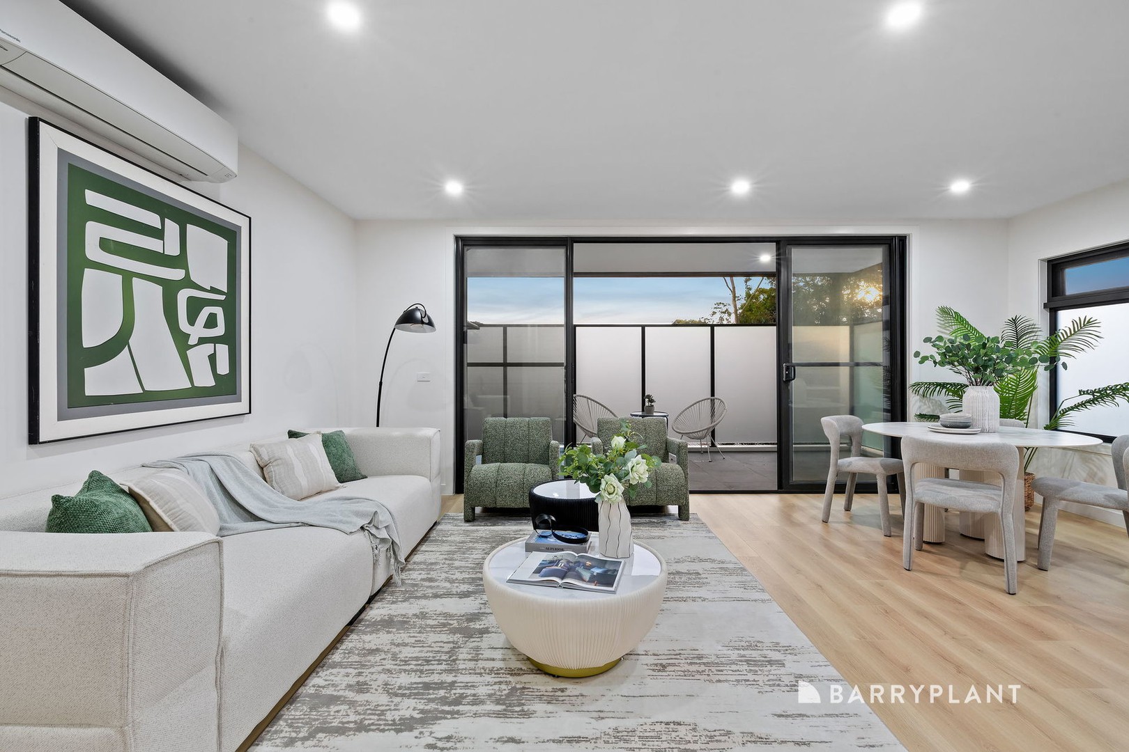 4/4 White Road, Wantirna South, VIC 3152 - Thumbnail 2 - 28/05/2026