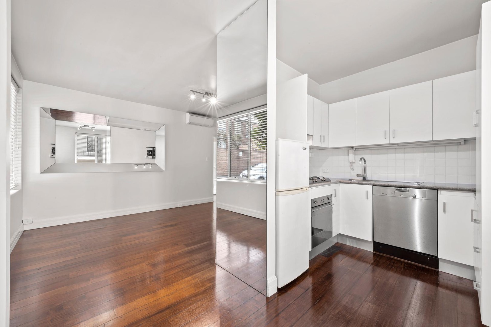 4/55 Caroline Street, South Yarra, VIC 3141 - Thumbnail 1 - 31/01/2022