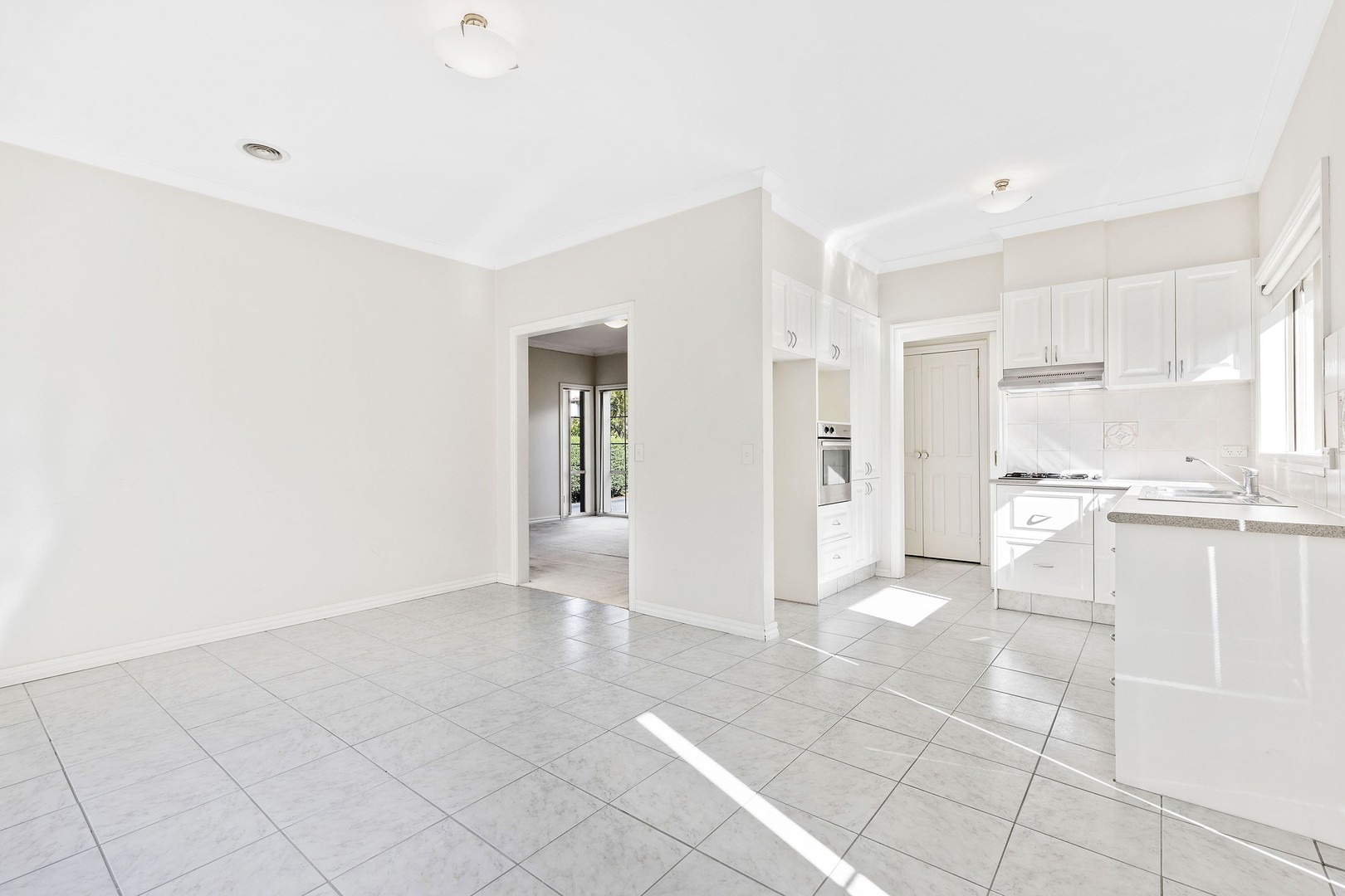 4/573 Whitehorse Road, Mitcham, VIC 3132, Mitcham - Thumbnail 5
