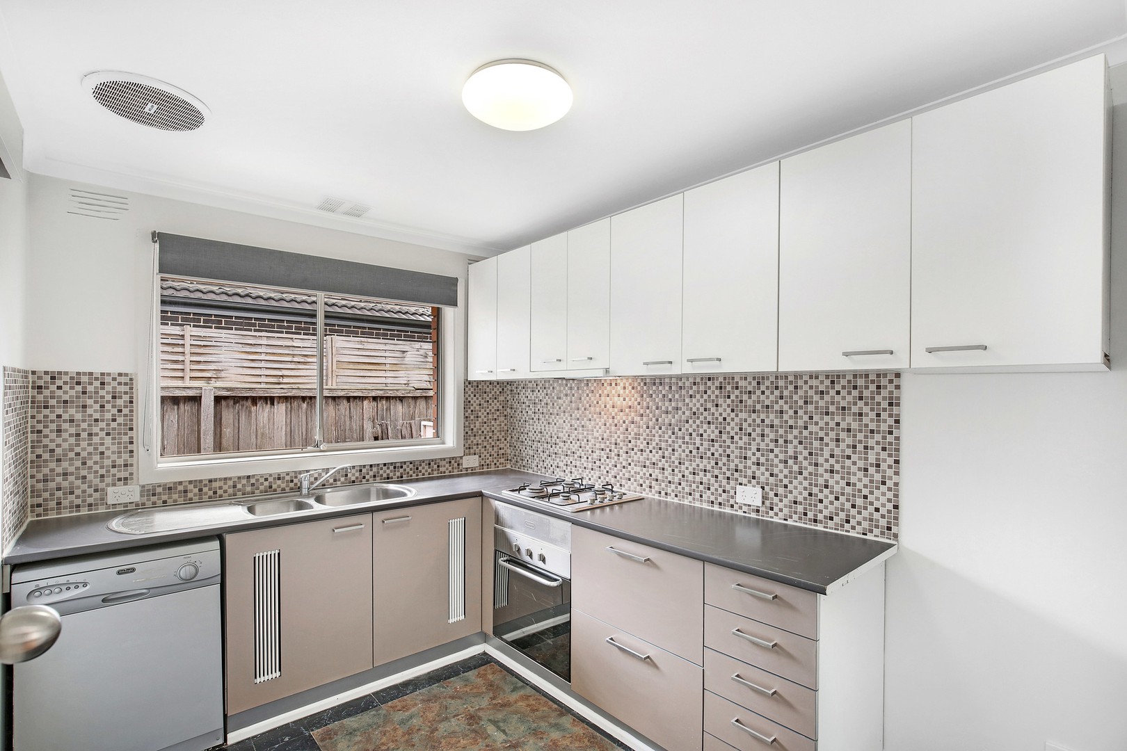 4/6 Bradshaw Street, Kingsbury, VIC 3083, Kingsbury - Thumbnail 2