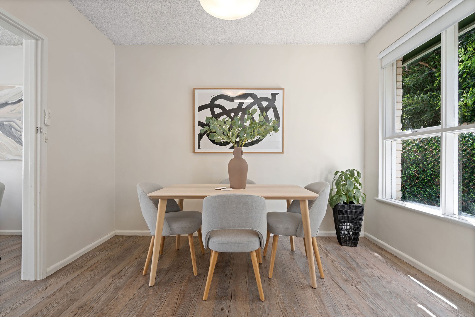 4/6 Riverview Road, Essendon, VIC 3040 - Thumbnail 2 - 10/11/2025