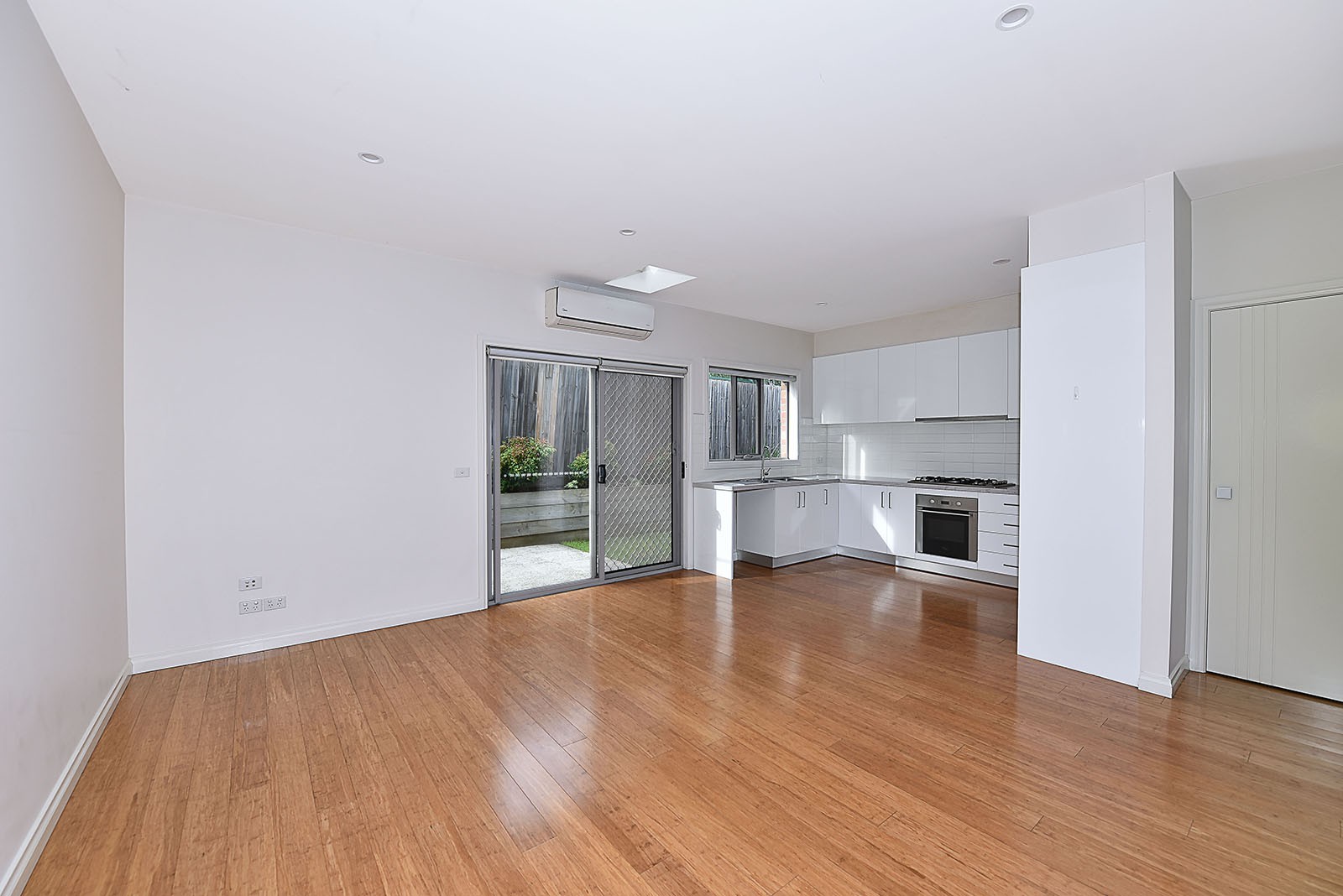 4/7 Avion Place, Westmeadows, VIC 3049 - Thumbnail 1 - 19/06/2026