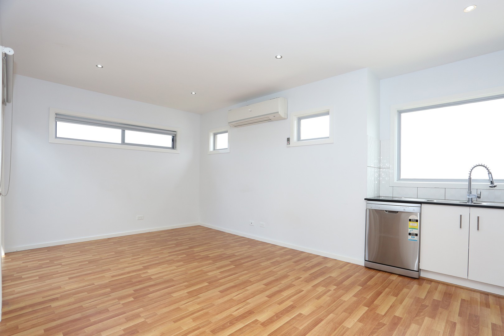 4/7 Cuthbert Street, Broadmeadows, VIC 3047 - Thumbnail 2 - 23/10/2017