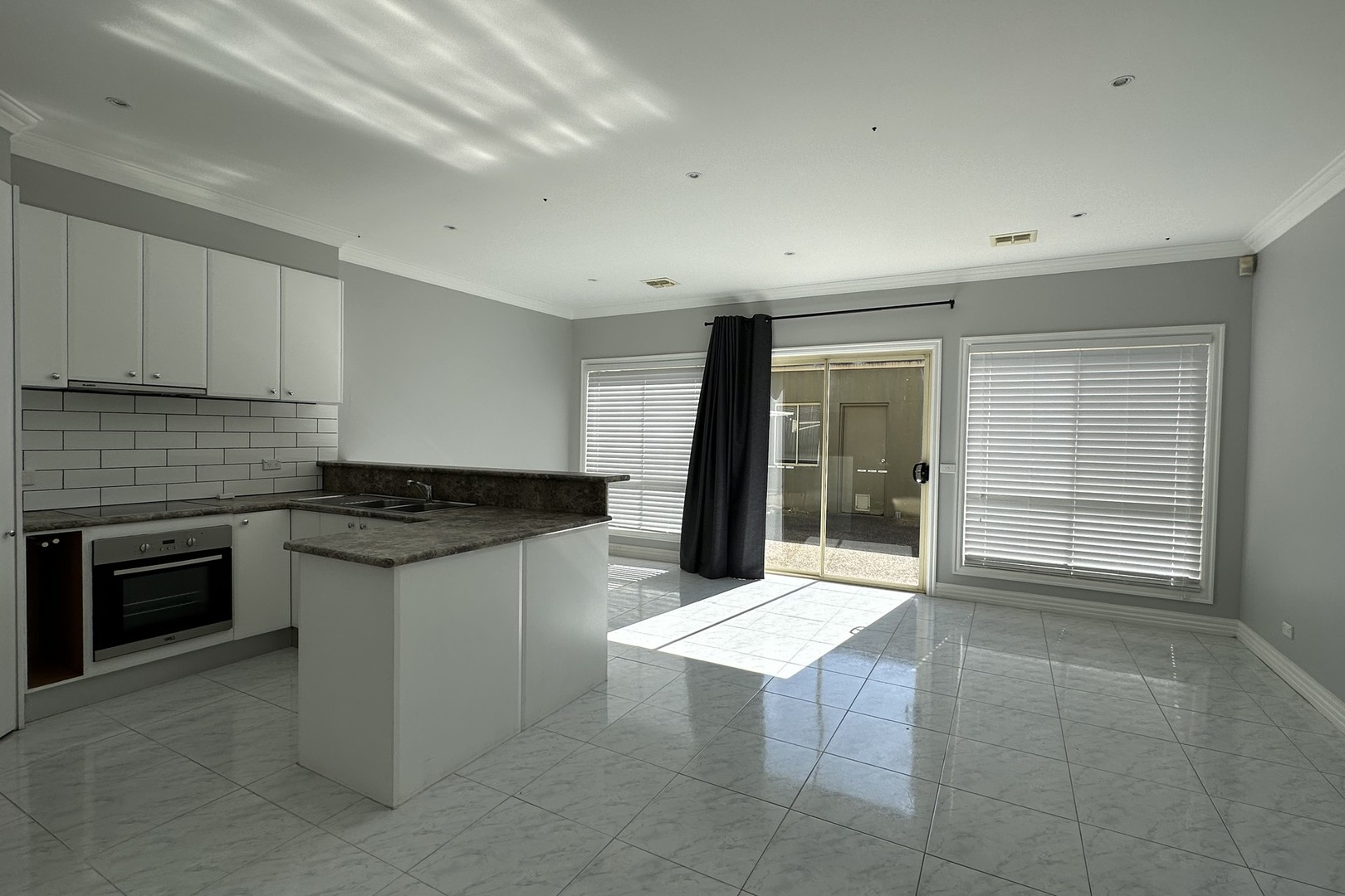 4/7 Lorraine Court, Hillside, VIC 3037, Hillside - Thumbnail 3