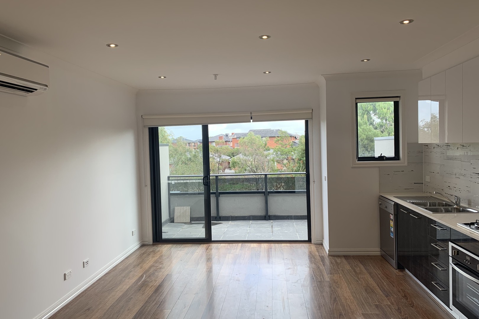 4/87-93 Radford Road, Reservoir, VIC 3073, Reservoir - Thumbnail 4