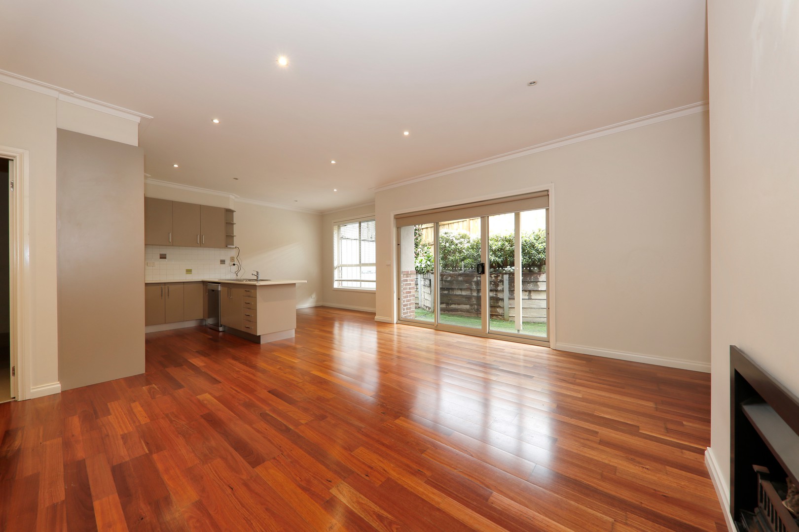 4/9 La Frank Street, Burwood, VIC 3125, Burwood - Thumbnail 2