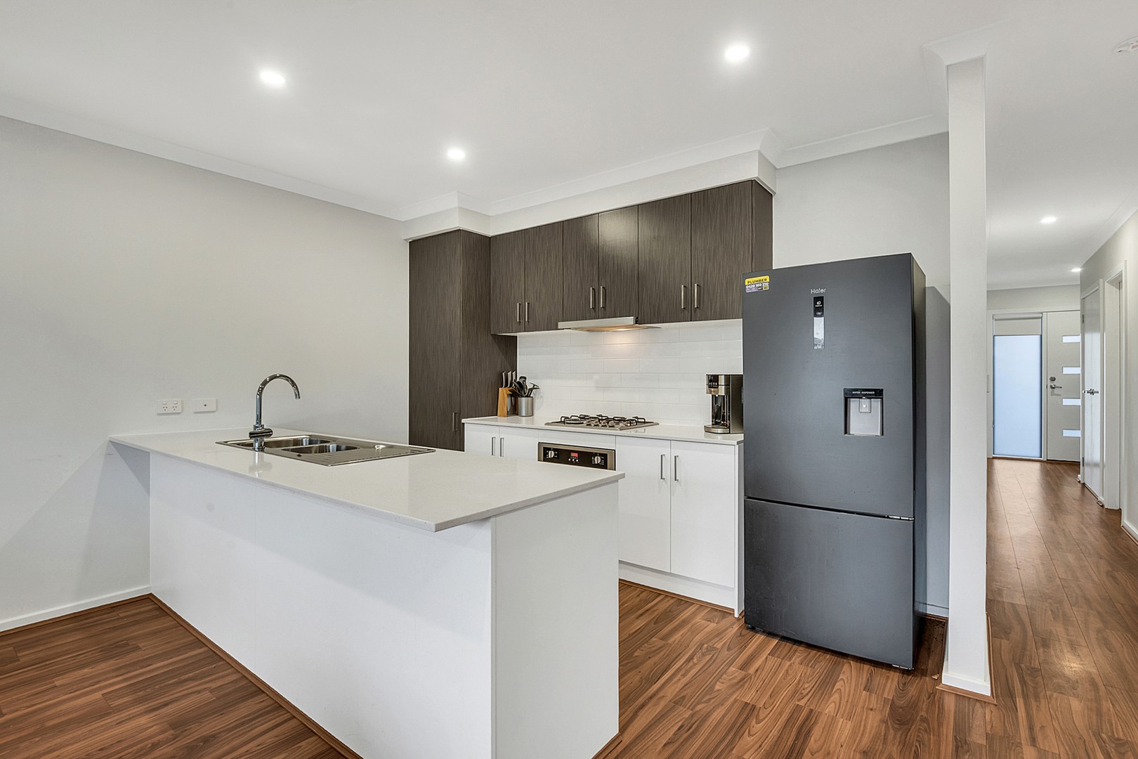 4 Abbington Street, Craigieburn, VIC 3064, Craigieburn - Thumbnail 2