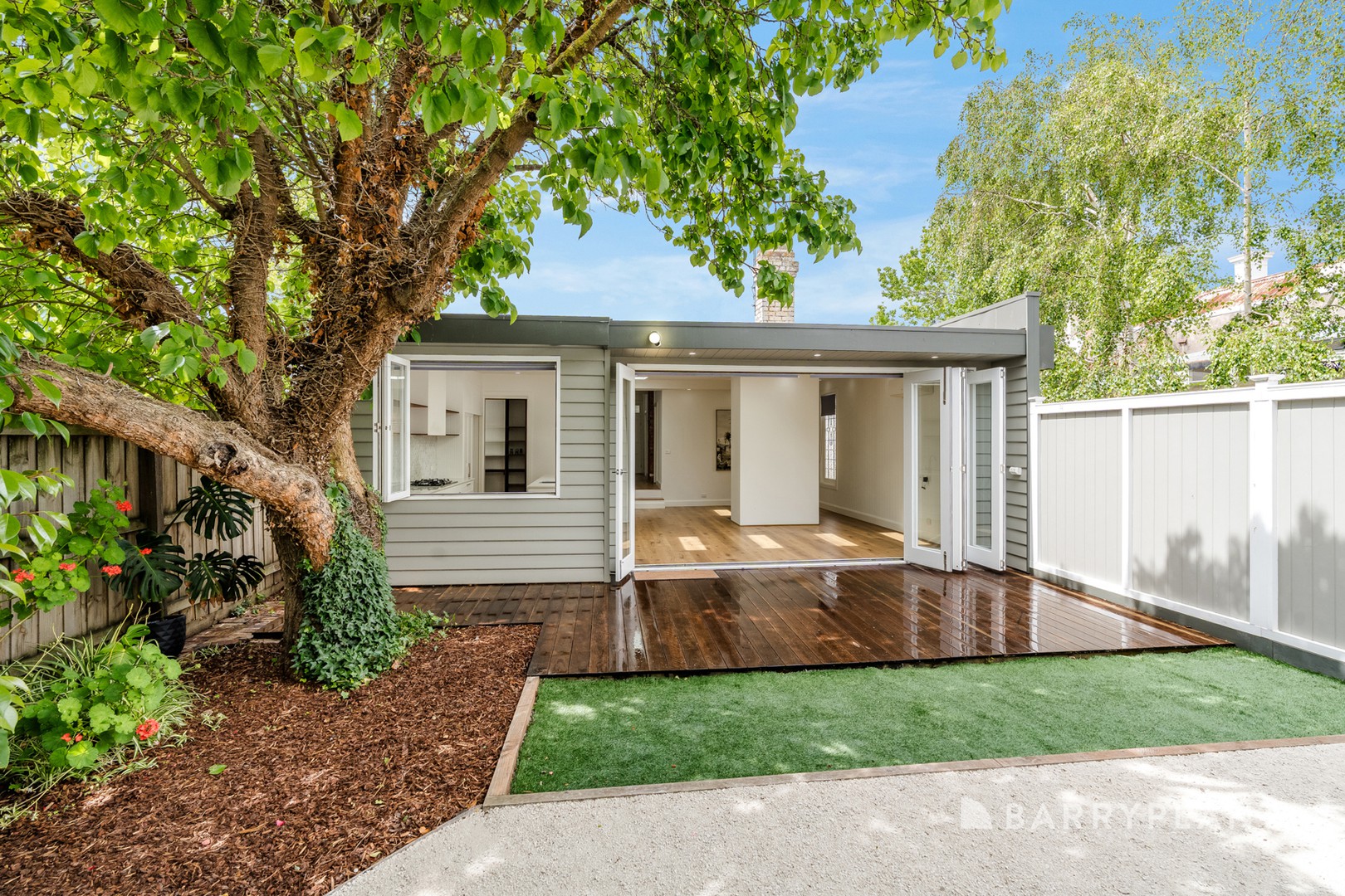 4 Alexandra Avenue, Geelong, VIC 3220 - Thumbnail 2 - 01/12/2025