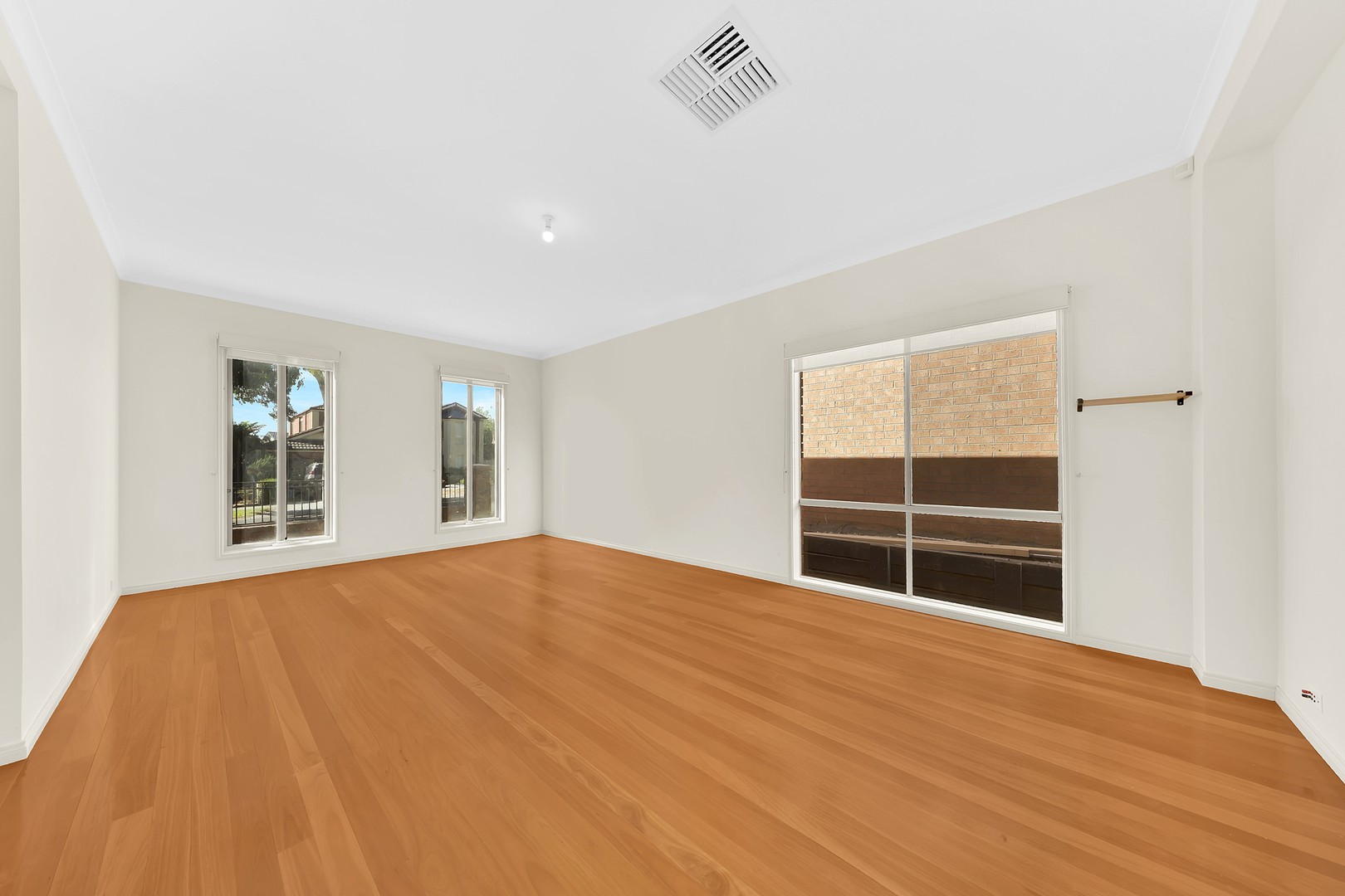 4 Ancona Drive, Mill Park, VIC 3082 - Thumbnail 2 - 11/02/2026