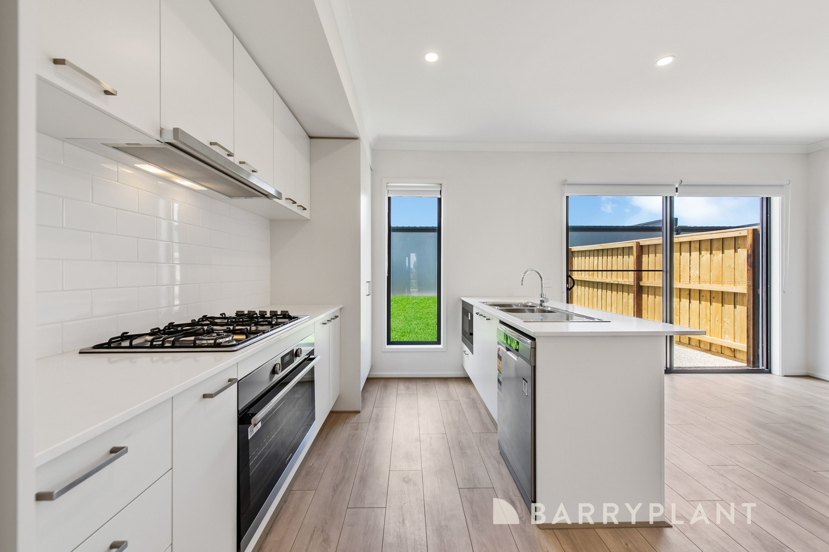 4 Arklay Road, Thornhill Park, VIC 3335, Thornhill Park - Thumbnail 2