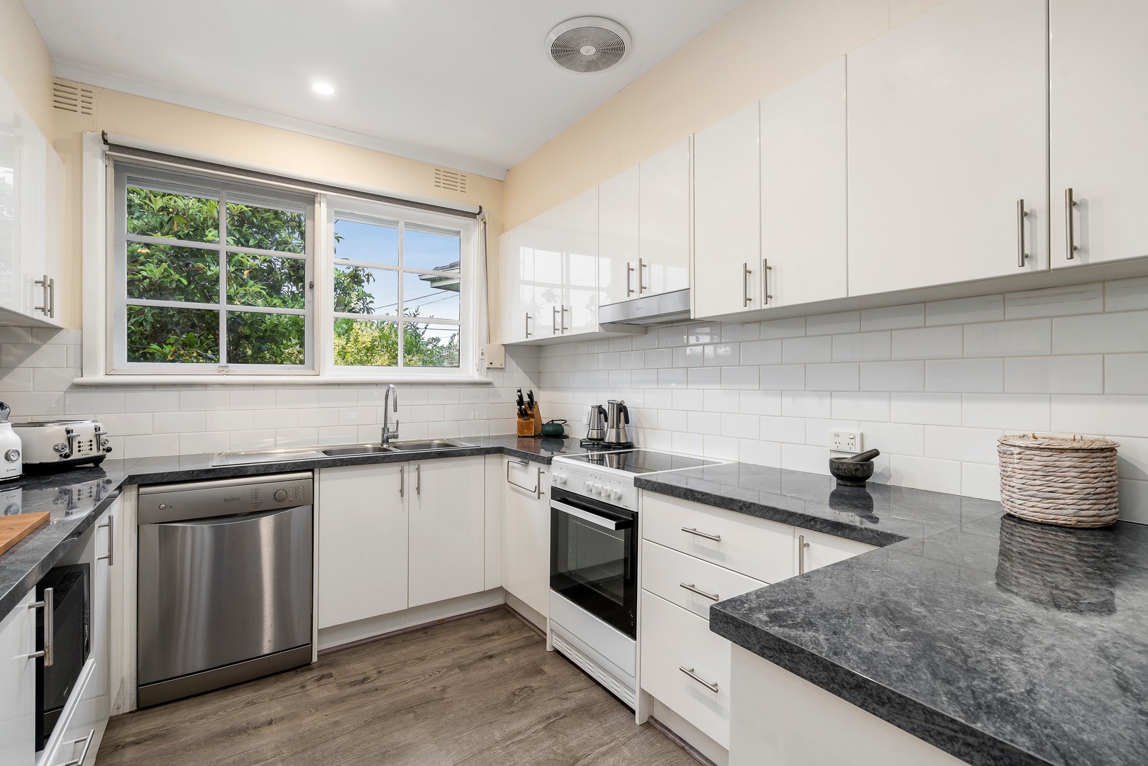 4 Ashwood Drive, Nunawading, VIC 3131, Nunawading - Thumbnail 2