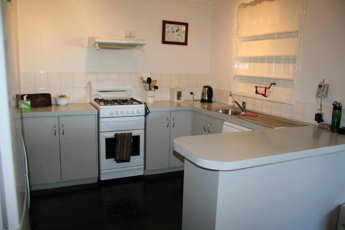 4 Atkinson Close, Sunbury, VIC 3429 - Thumbnail 2 - 14/12/2020