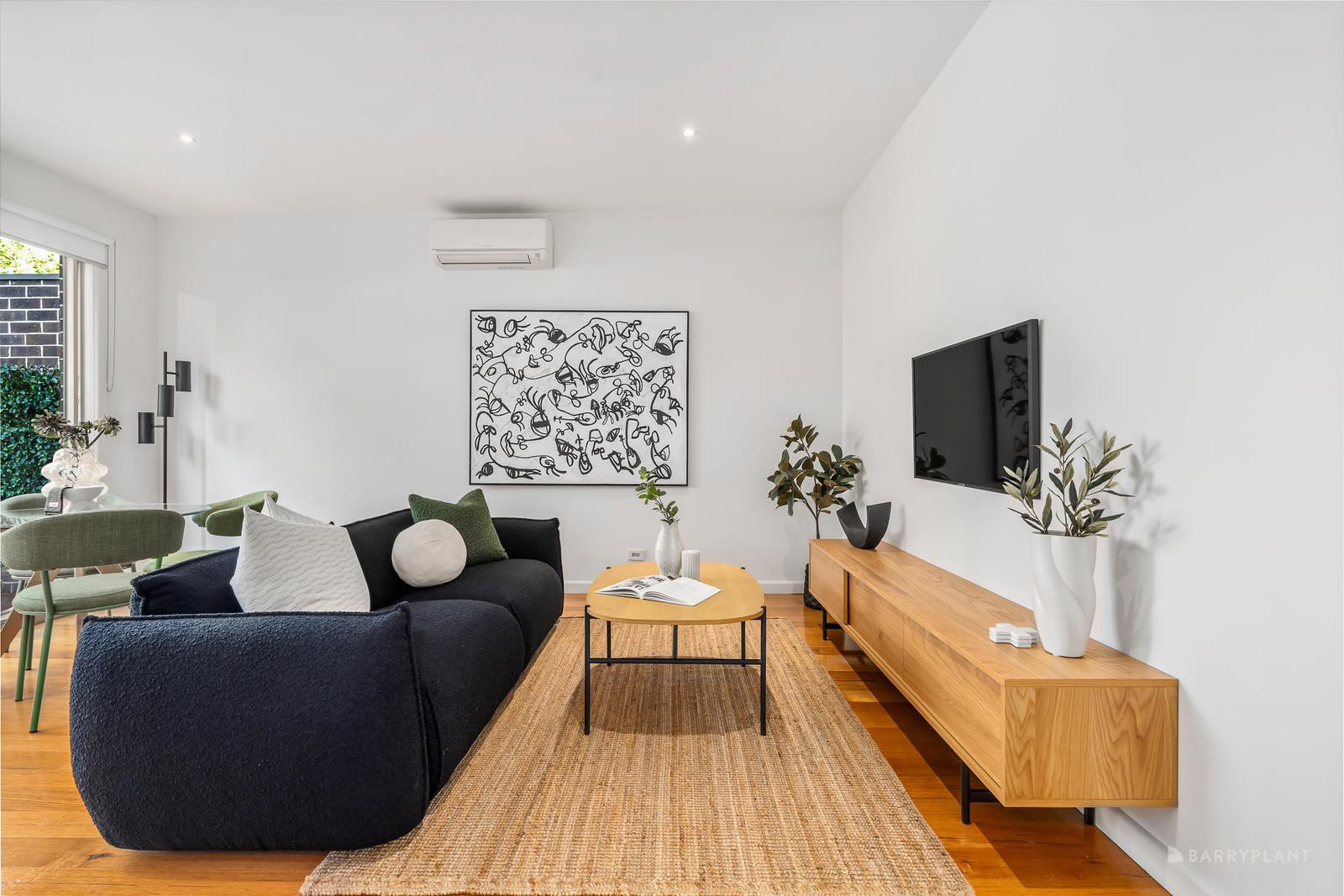 4 Ayr Court, Briar Hill, VIC 3088 - Thumbnail 2 - 14/03/2025