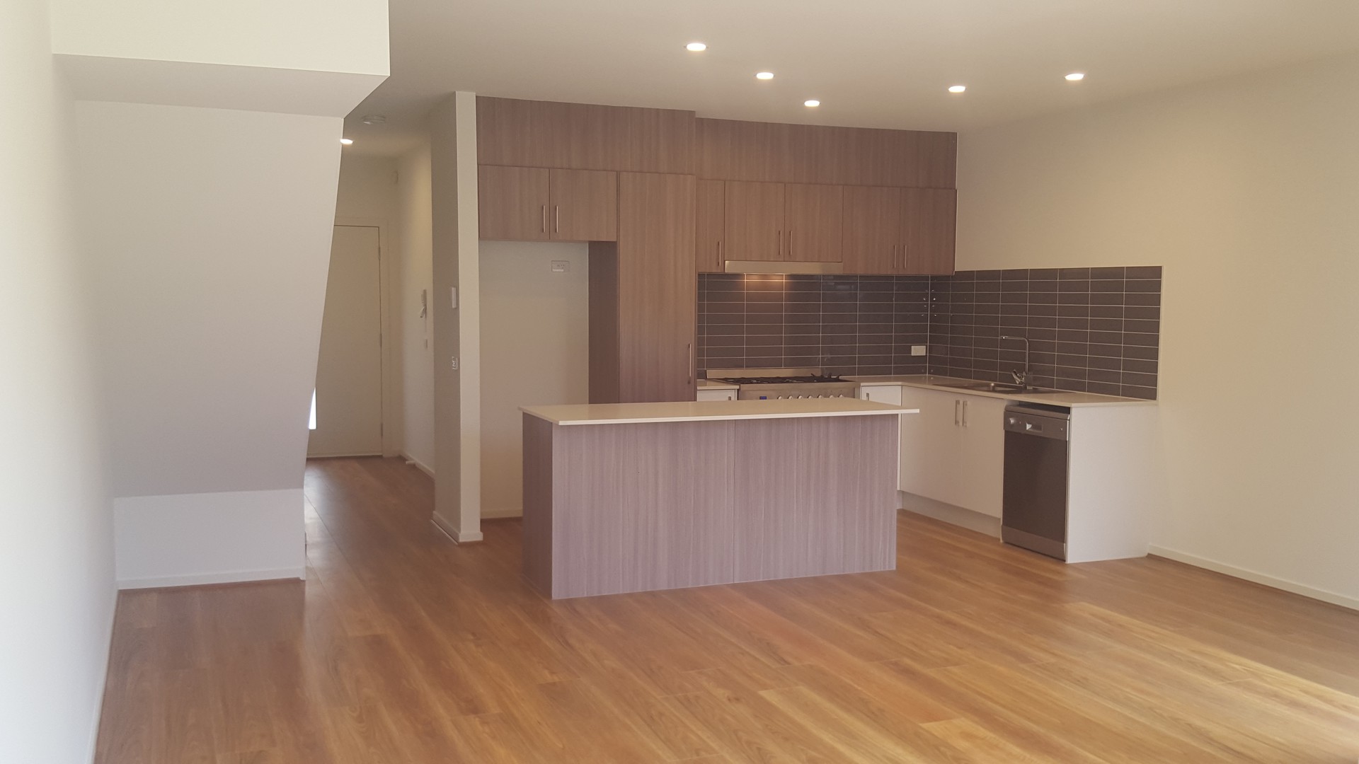 4 Bago Walk, Wollert, VIC 3750 - Thumbnail 2 - 09/12/2021