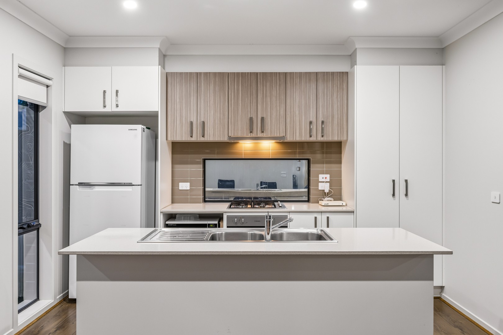 4 Barbara Avenue, Officer, VIC 3809 - Thumbnail 2 - 12/11/2025