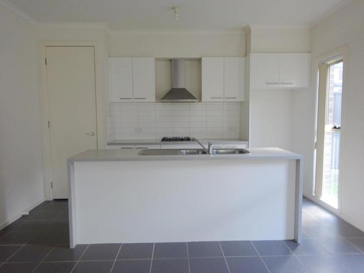 4 Barmah Way, Craigieburn, VIC 3064, Craigieburn - Thumbnail 2
