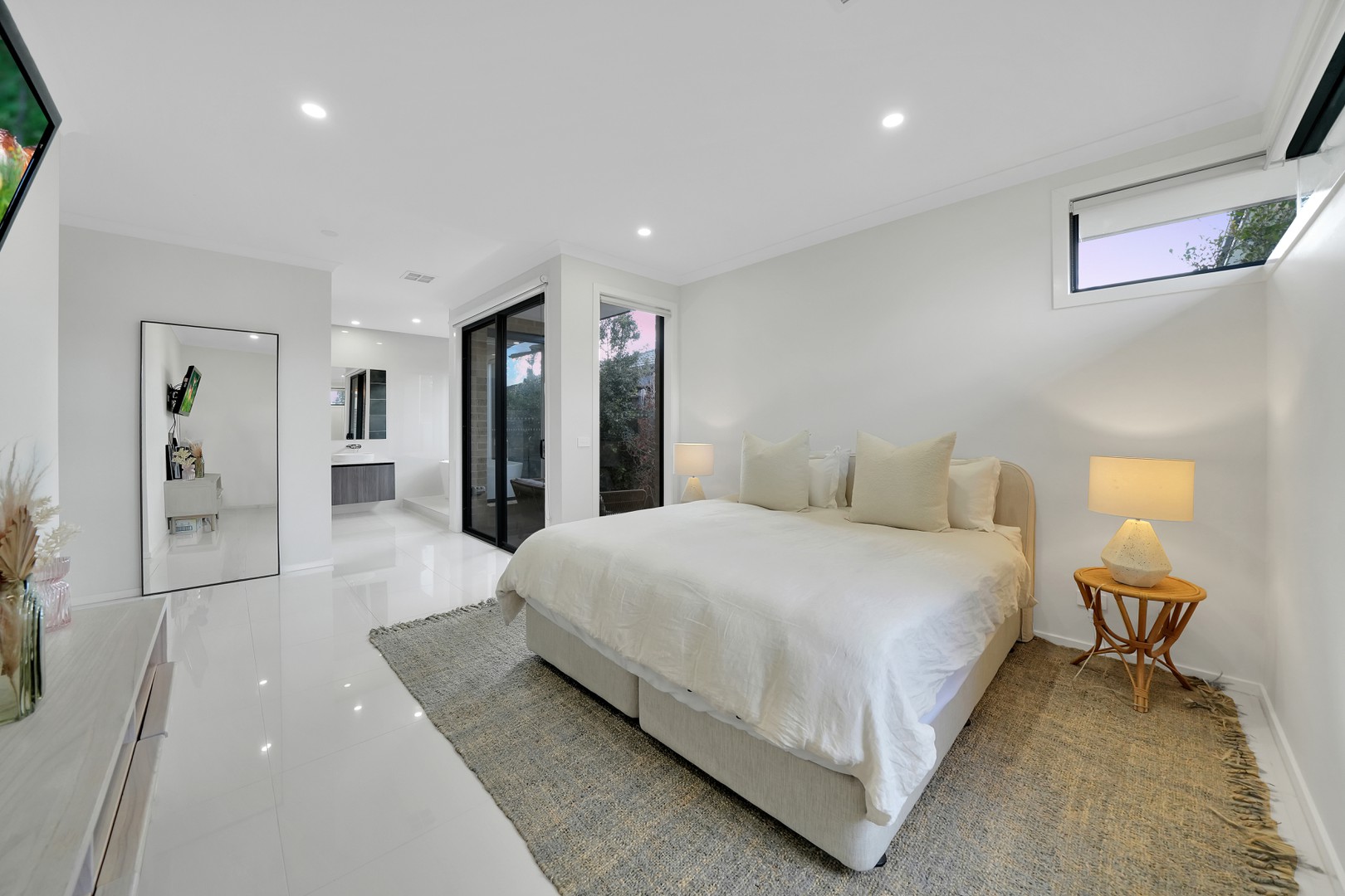 4 Basingstoke Road, Thornhill Park, VIC 3335 - Thumbnail 2 - 11/12/2024