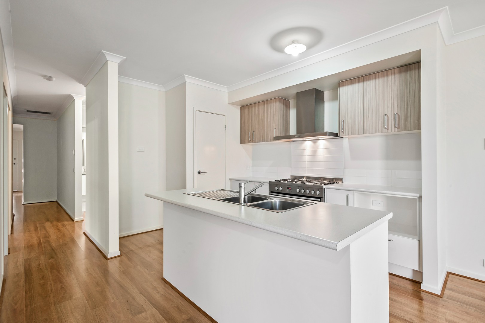 4 Bateleur Crescent, Doreen, VIC 3754, Doreen - Thumbnail 2