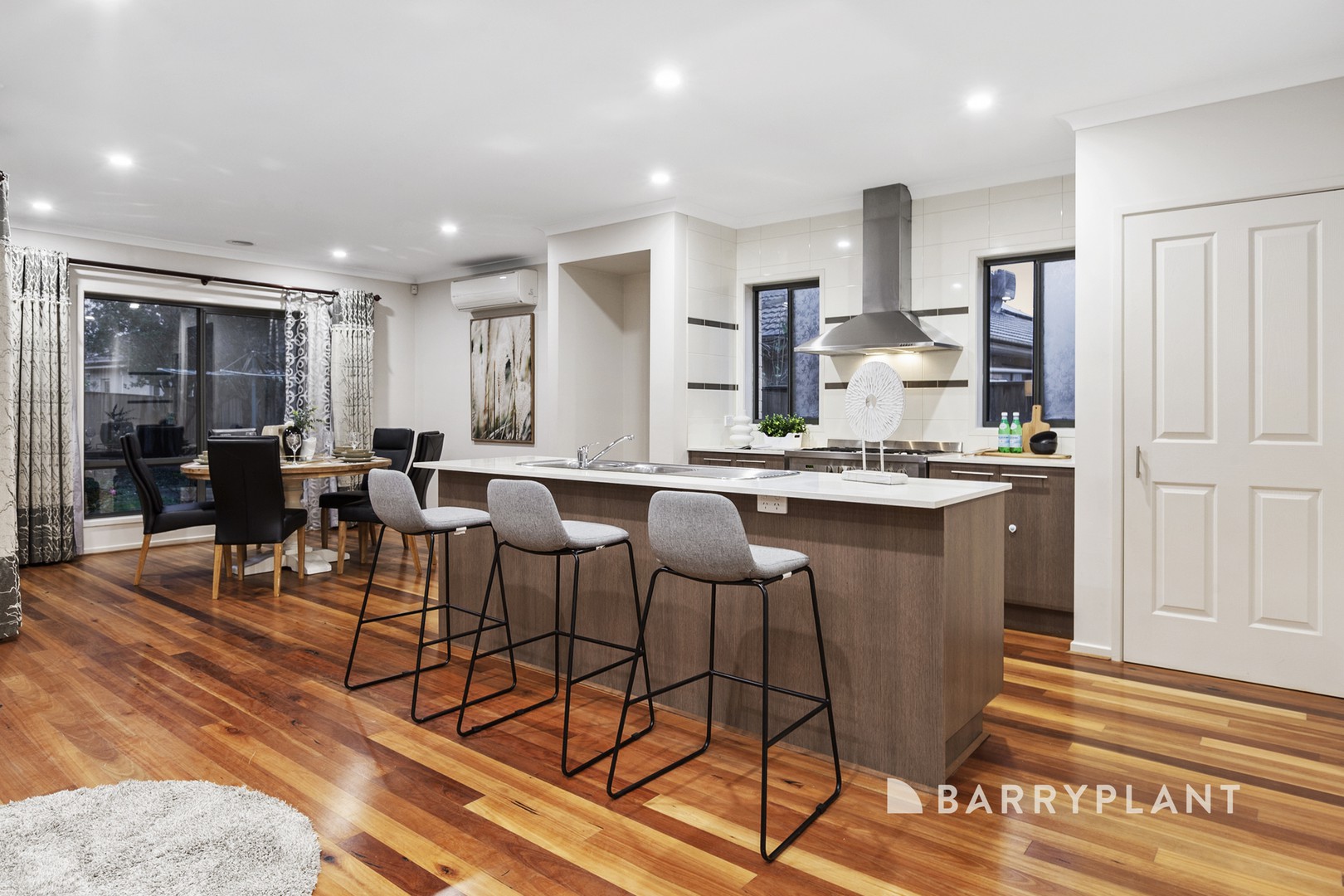 4 Beachview Parade, Sanctuary Lakes, VIC 3030, Point Cook - Thumbnail 4