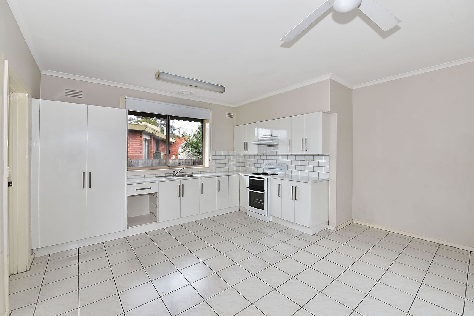 4 Belmont  Place, Gladstone Park, VIC 3043, Gladstone Park - Thumbnail 2