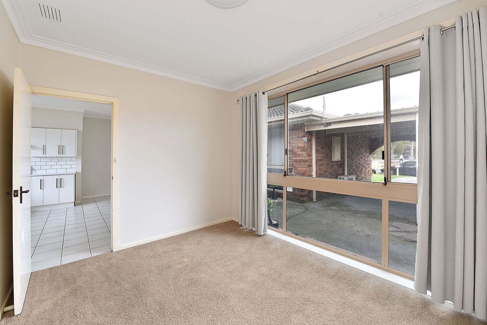 4 Belmont  Place, Gladstone Park, VIC 3043, Gladstone Park - Thumbnail 6
