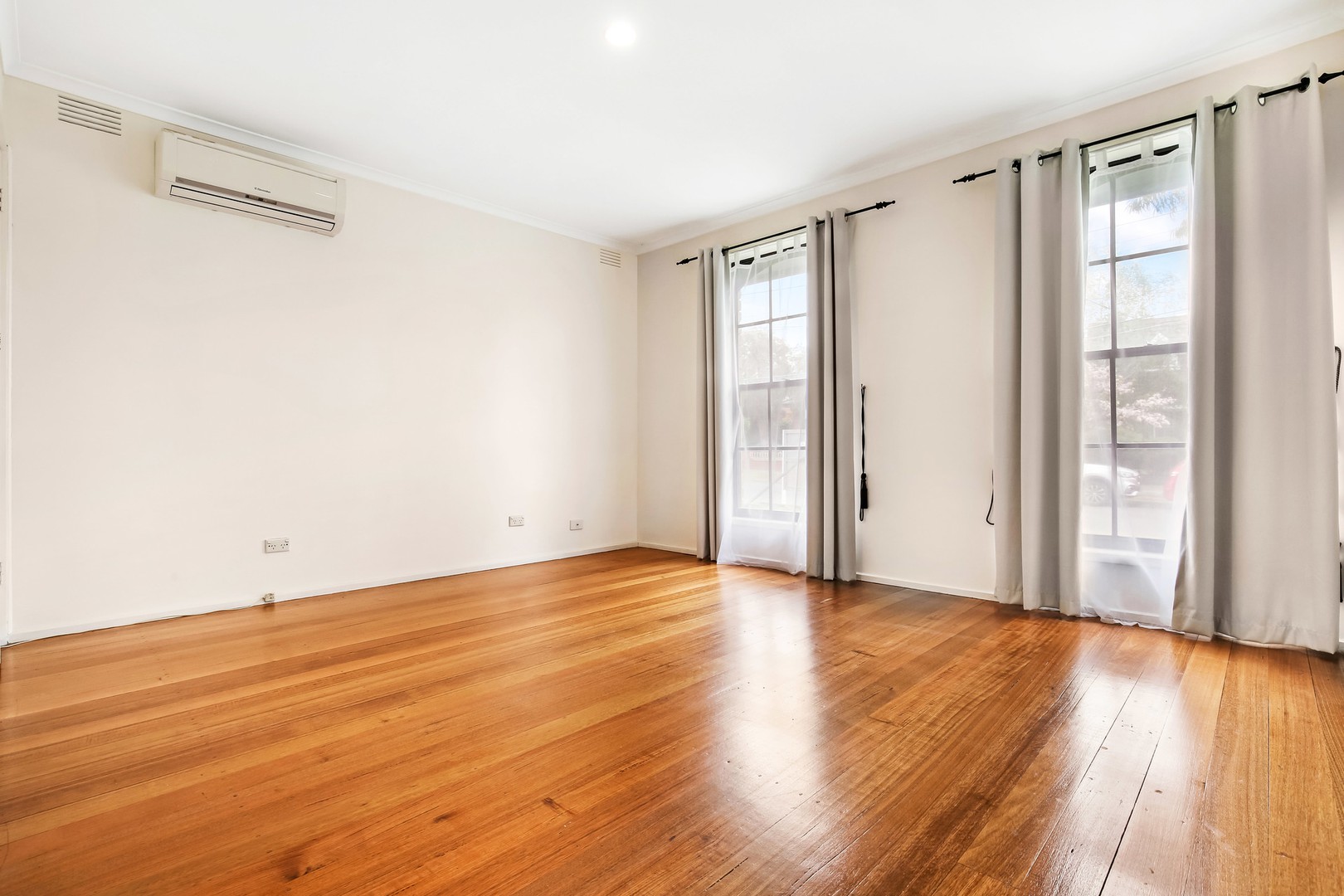 4 Bernard Crescent, Bundoora, VIC 3083, Bundoora - Thumbnail 4