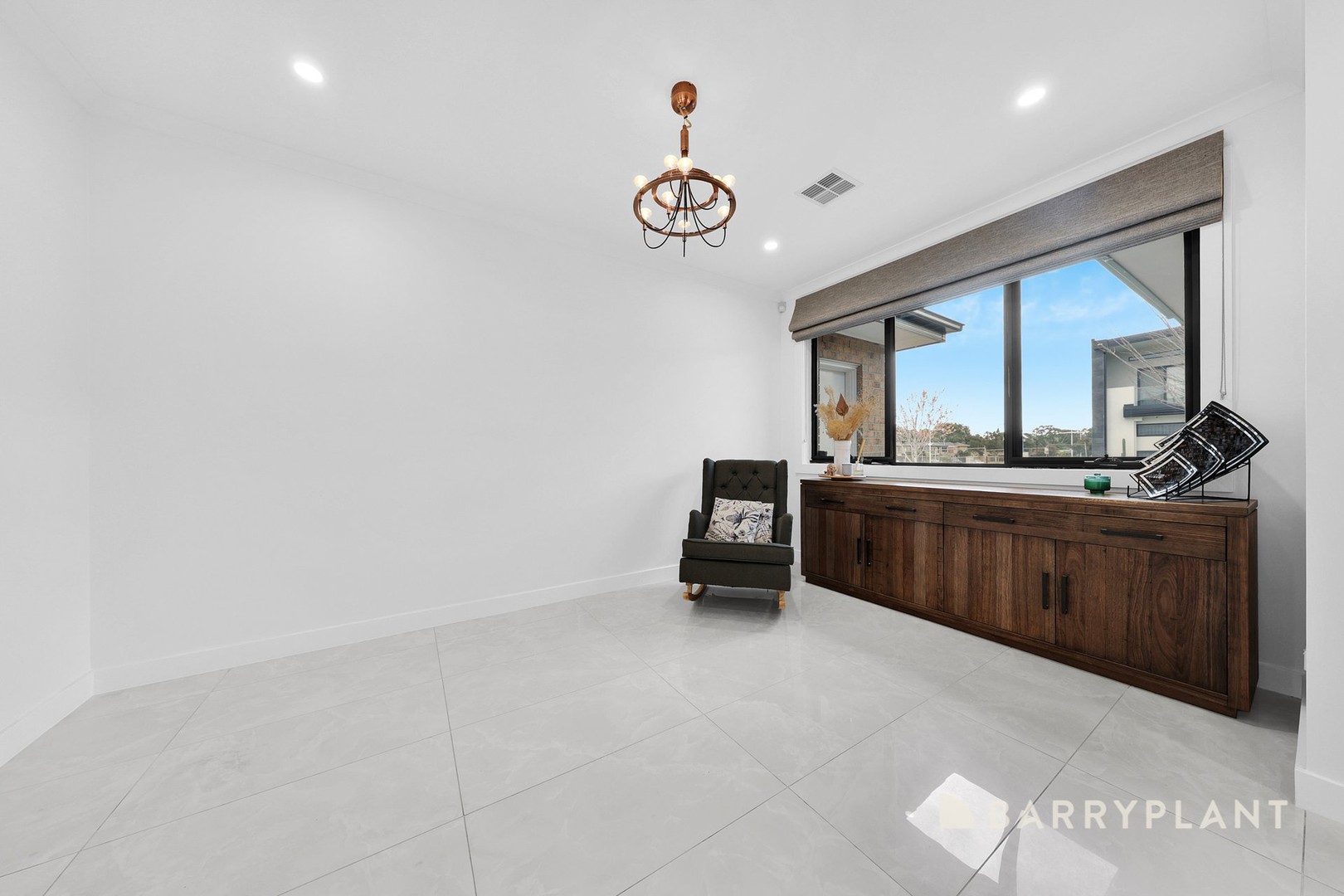 4 Bernese Way, South Morang, VIC 3752 - Thumbnail 2 - 01/10/2026