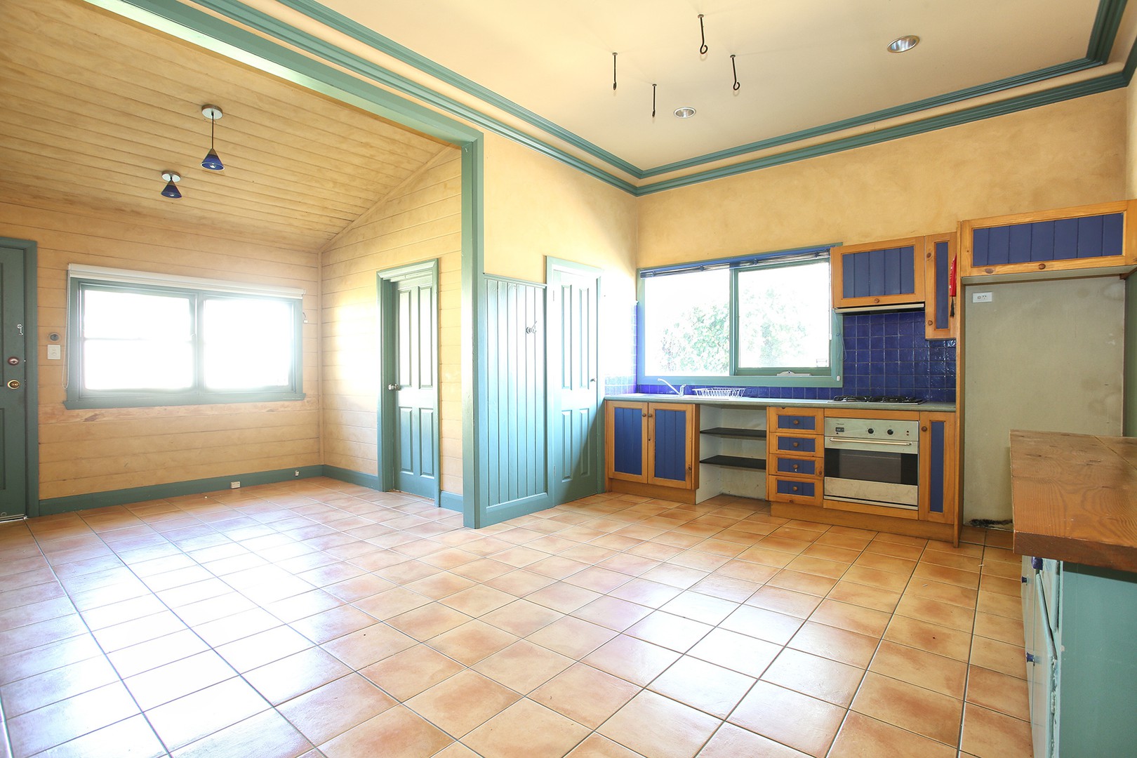 4 Birdwood Street, Frankston, VIC 3199, Frankston - Thumbnail 2