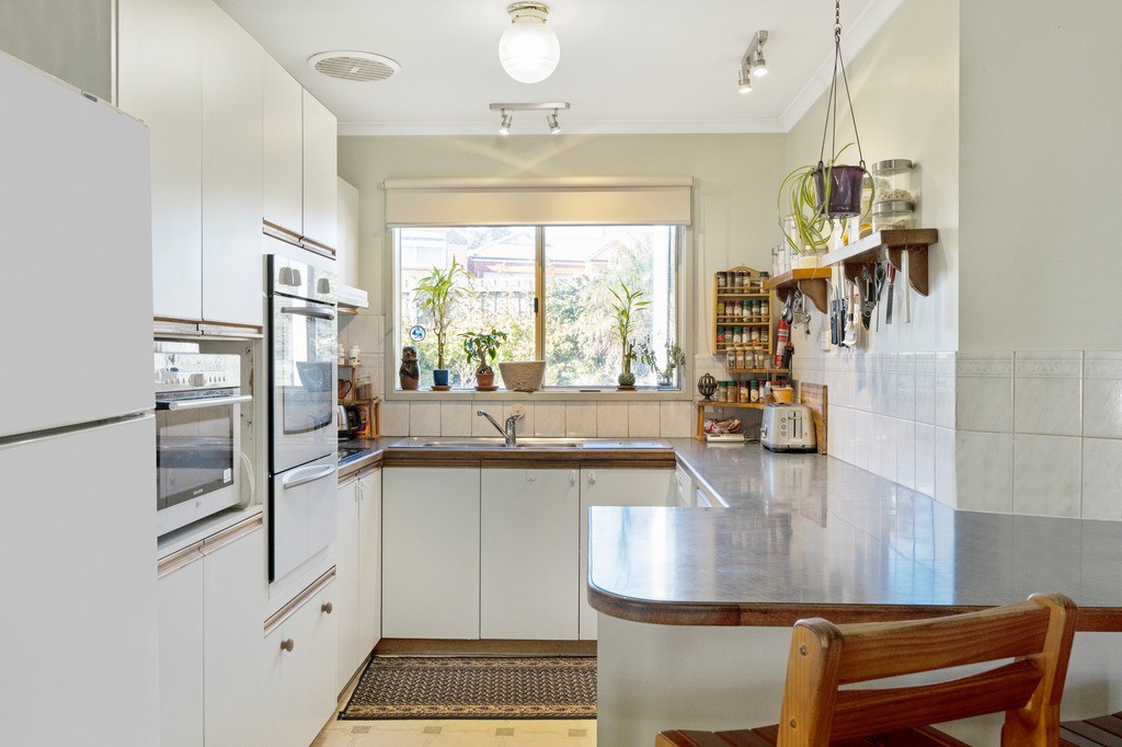 4 Bisinella Court, Leopold, VIC 3224, Leopold - Thumbnail 2