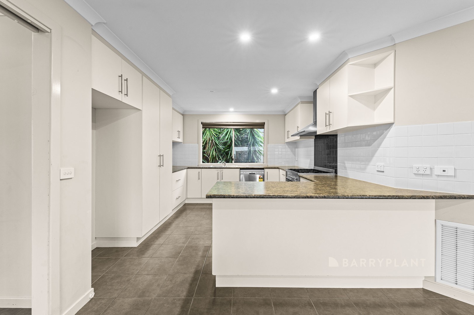 4 Blaxland Crescent, Warragul, VIC 3820, Warragul - Thumbnail 7