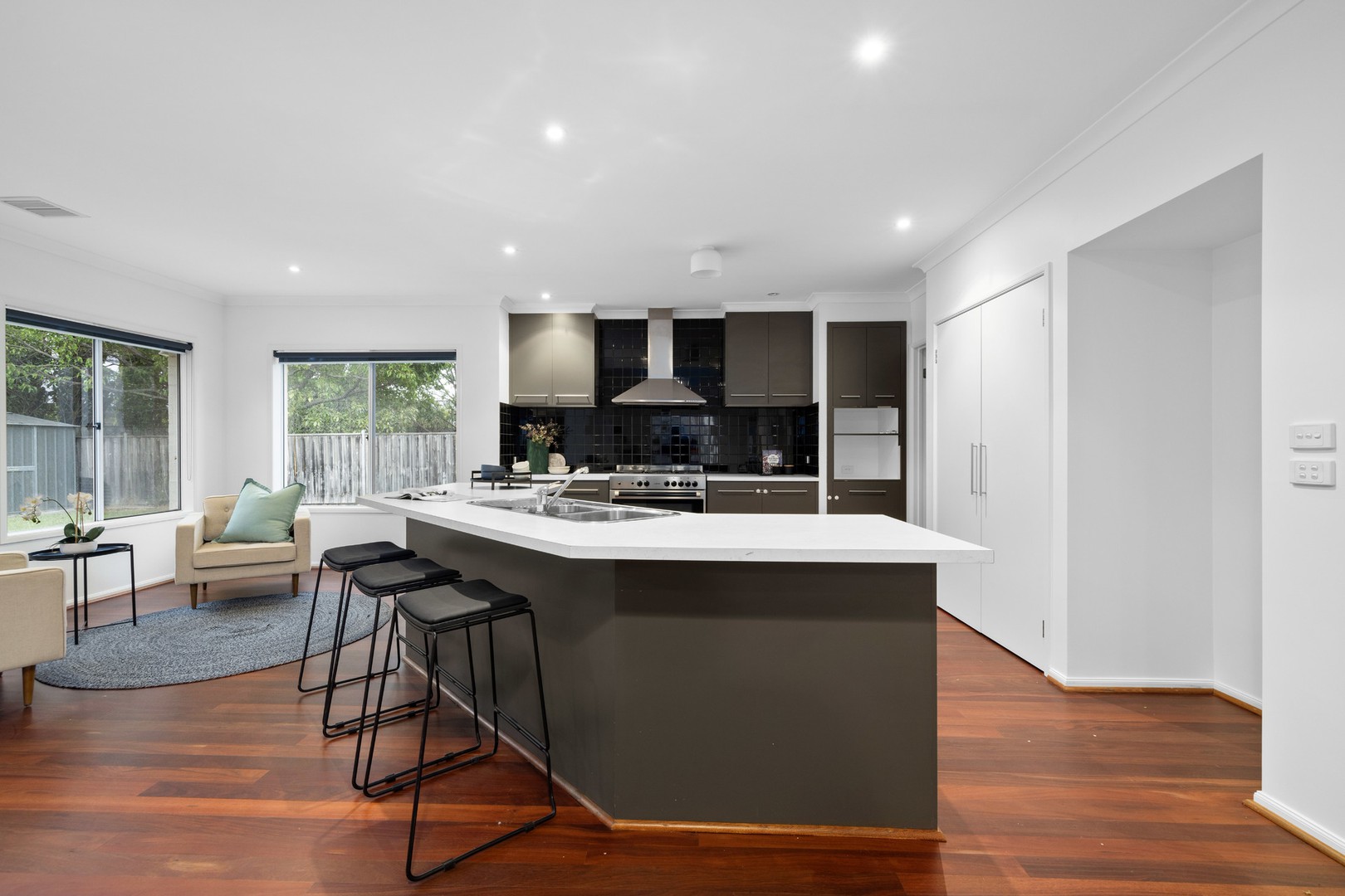 4 Bloomingdale Court, Sanctuary Lakes, VIC 3030 - Thumbnail 2 - 28/11/2025