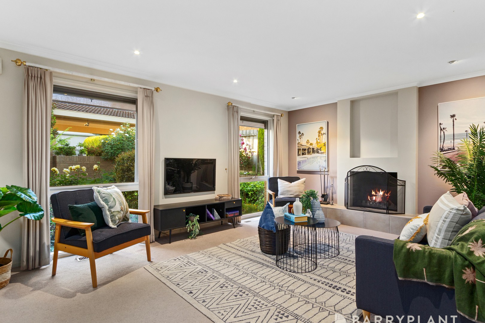 4 Blue Hills Close, Wantirna, VIC 3152, Wantirna - Thumbnail 2