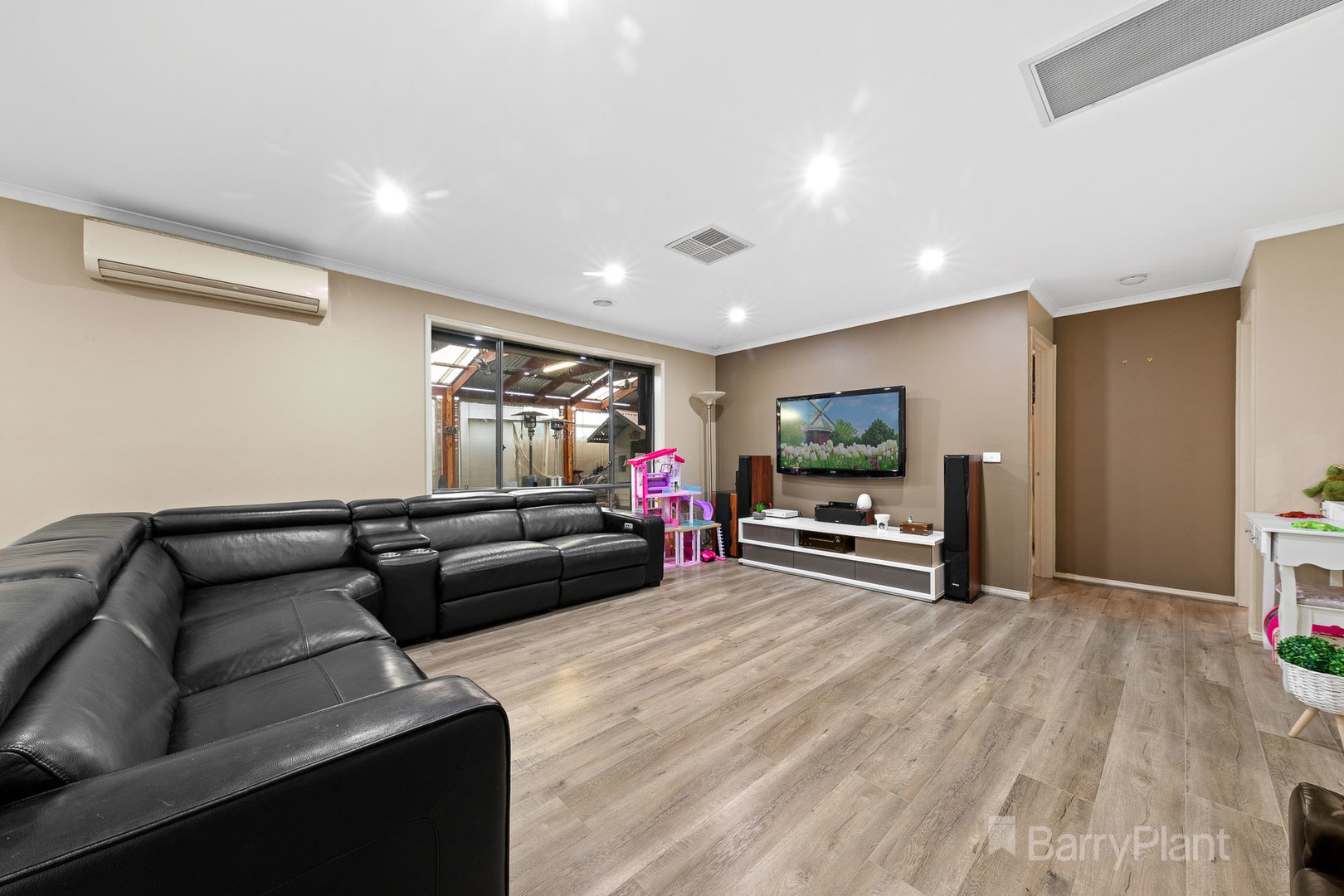 4 Bookham WayCranbourne West, VIC 3977, Cranbourne West - Thumbnail 7